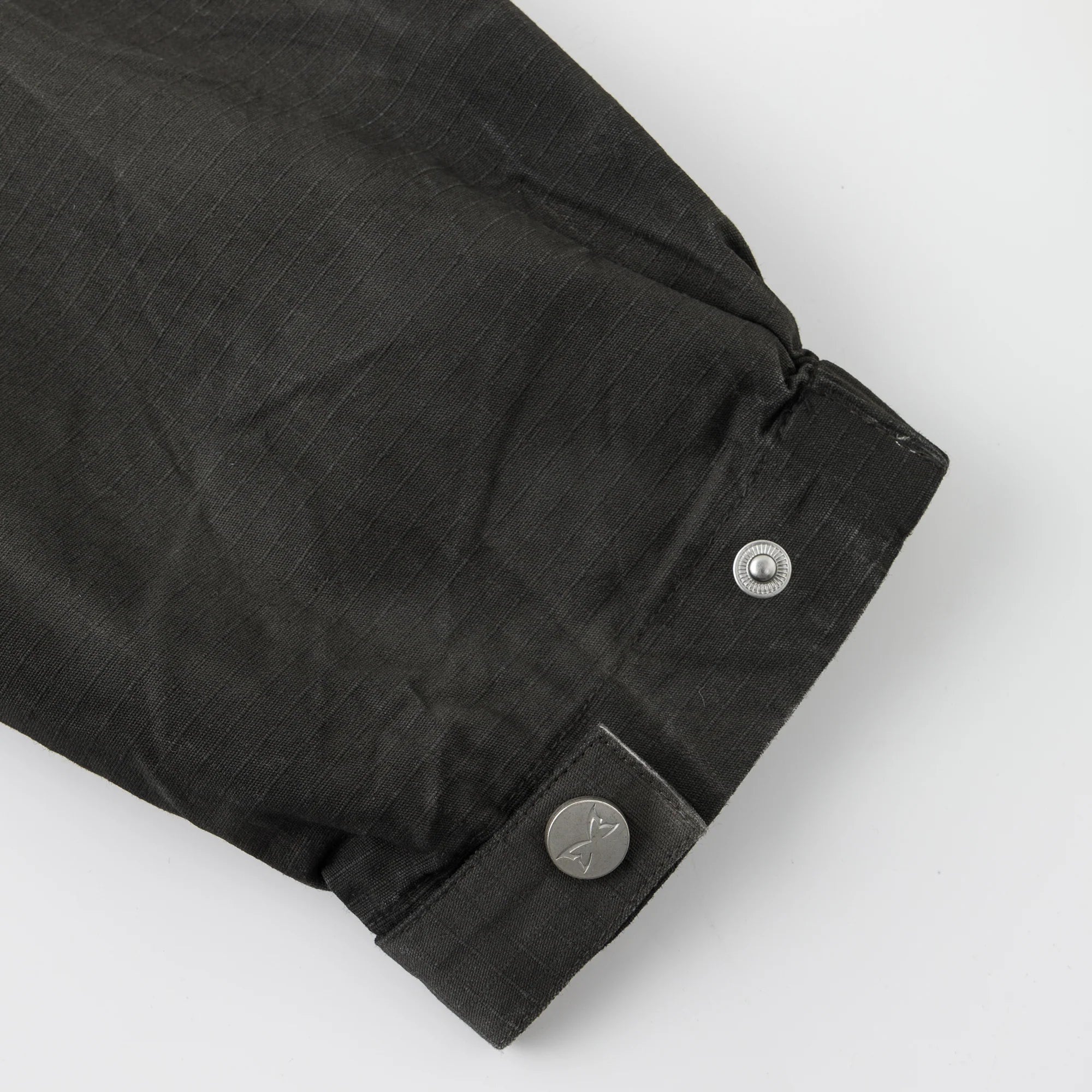 Mertra Hand Spray Pullover (Black)